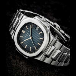 PATEK PHILIPPE. A STAINLESS STEEL AUTOMATIC WRISTWATCH WITH SWEEP CENTRE SECONDS, DATE AND BRACELET