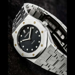 AUDEMARS PIGUET. AN 18K WHITE GOLD AND DIAMOND-SET AUTOMATIC WRISTWATCH WITH DATE AND BRACELET