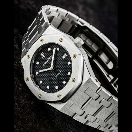 AUDEMARS PIGUET. AN 18K WHITE GOLD AND DIAMOND-SET AUTOMATIC WRISTWATCH WITH DATE AND BRACELET - Foto 1