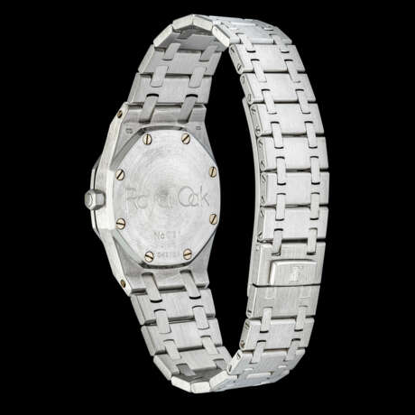 AUDEMARS PIGUET. AN 18K WHITE GOLD AND DIAMOND-SET AUTOMATIC WRISTWATCH WITH DATE AND BRACELET - фото 2