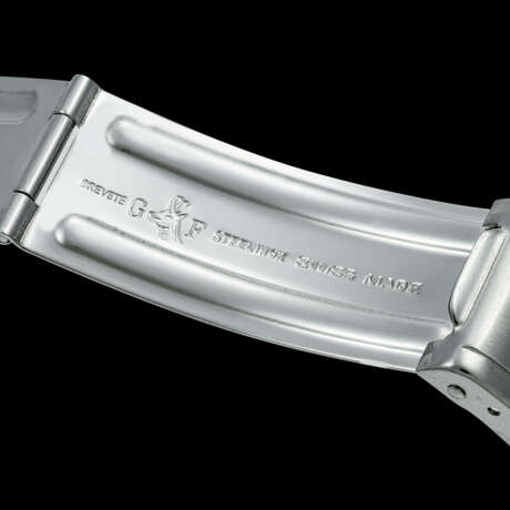 IWC. A STAINLESS STEEL AUTOMATIC WRISTWATCH WITH SWEEP CENTRE SECONDS, DATE AND BRACELET - photo 3