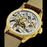 PATEK PHILIPPE. AN EXTREMELY RARE 18K GOLD CHRONOGRAPH WRISTWATCH WITH TACHYMETER SCALE, RETAILED BY ASTRUA TORINO - фото 4