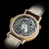 BREGUET. AN 18K PINK GOLD SEMI-SKELETONISED DUAL TIME WRISTWATCH WITH DAY/NIGHT INDICATION - Foto 3