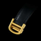 CARTIER. AN 18K GOLD TONNEAU-SHAPED WRISTWATCH - photo 3