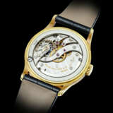 PATEK PHILIPPE. A LARGE AND ATTRACTIVE 18K GOLD WRISTWATCH - photo 3