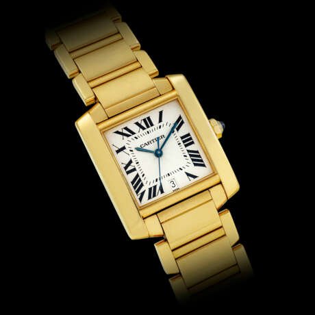 CARTIER. AN 18K GOLD AUTOMATIC WRISTWATCH WITH SWEEP CENTRE SECONDS, DATE AND BRACELET - фото 1