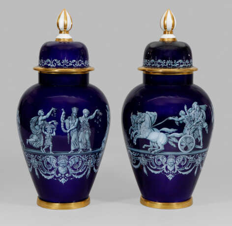Seltenes Paar prächtiger monumentaler Vasen - фото 1