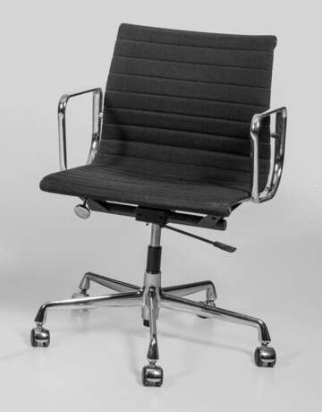 Schreibtischsessel von Charles Eames - photo 1