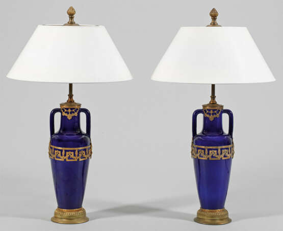 Paar Tischlampen im Empire-Stil - фото 1