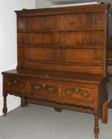 Dresser - photo 1