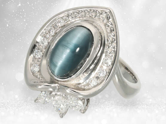 Ring: hochfeiner, neuwertiger Designerring aus Platin, "Blue Cat's Eye Chrysoberyll" und Diamanten, Unikat - photo 3