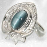 Ring: hochfeiner, neuwertiger Designerring aus Platin, "Blue Cat's Eye Chrysoberyll" und Diamanten, Unikat - Foto 3