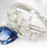 Ring: moderner, hochfeiner Platinring mit Saphir von 3ct und hochfeinen Diamanten, IGI - фото 2
