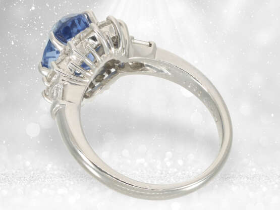 Ring: Platinring mit sehr wertvollem Ceylon Saphir "NO HEAT" und feinstem Diamantbesatz, neuwertig - photo 5