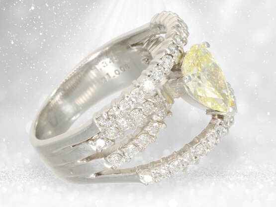 Ring: moderner Platin-Designerring mit großem Fancy Yellow Diamant von 1,34ct, IGI-Zertifikat - Foto 2