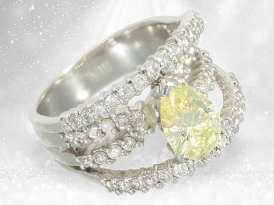 Ring: moderner Platin-Designerring mit großem Fancy Yellow Diamant von 1,34ct, IGI-Zertifikat - photo 4