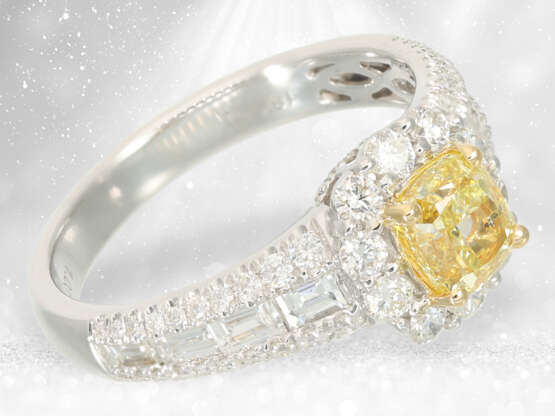 Ring: aufwendig gestalteter Diamantring, Mittelstein Fancy Yellow 1ct, GIA-Zertifikat - фото 3