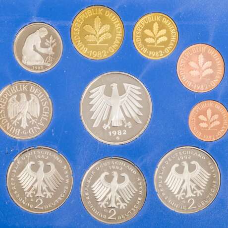 Schachtel mit grosser Anzahl an deutschen Kleinmünzen ab dem - фото 3