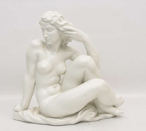 MEISSEN, Skulptur "Die Sinnende", Porzellan, um 1940. - photo 1