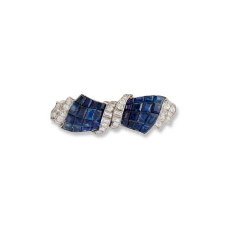 MID 20TH CENTURY SAPPHIRE AND DIAMOND DOUBLE CLIP BOW BROOCH - Foto 1
