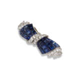 MID 20TH CENTURY SAPPHIRE AND DIAMOND DOUBLE CLIP BOW BROOCH - фото 2