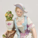 MEISSEN FIGURINE, Dame mit Blumengirlande, 19. Jahrhundert - фото 2