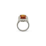 COLOURED SAPPHIRE AND DIAMOND RING - Foto 4