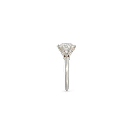 TIFFANY & CO. DIAMOND RING - photo 3