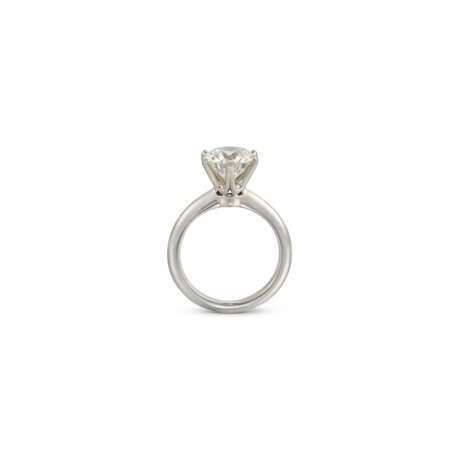 TIFFANY & CO. DIAMOND RING - photo 4