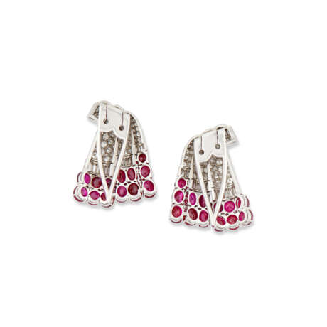 ART DECO RUBY AND DIAMOND CLIP BROOCHES - photo 3