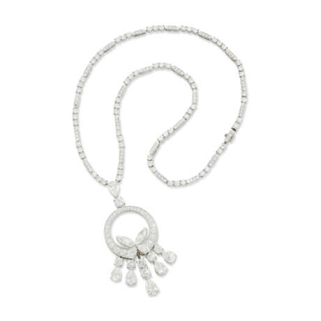 GRAFF DIAMOND 'BUTTERFLY' NECKLACE AND EARRING SET - photo 2