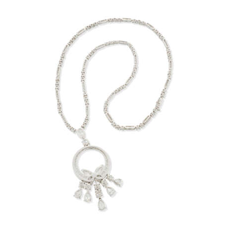GRAFF DIAMOND 'BUTTERFLY' NECKLACE AND EARRING SET - фото 3