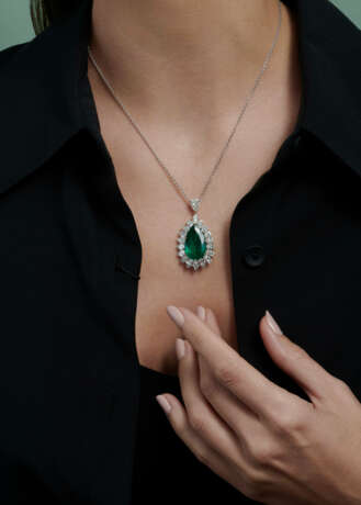 EMERALD AND DIAMOND NECKLACE - фото 5
