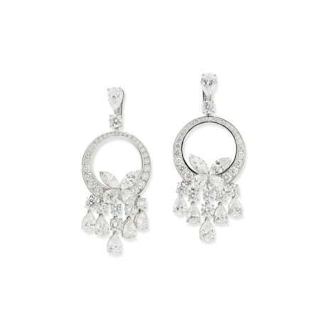 GRAFF DIAMOND 'BUTTERFLY' NECKLACE AND EARRING SET - фото 5