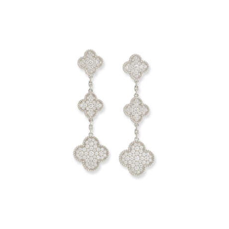 VAN CLEEF & ARPELS 'MAGIC ALHAMBRA' DIAMOND EARRINGS - Foto 1