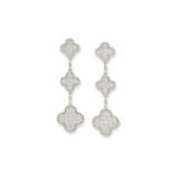 VAN CLEEF & ARPELS 'MAGIC ALHAMBRA' DIAMOND EARRINGS - Foto 1