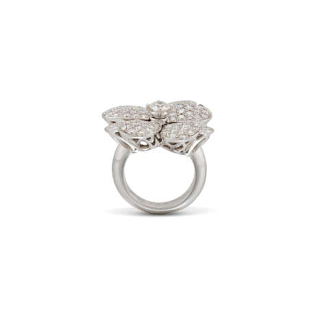 VAN CLEEF & ARPELS DIAMOND 'COSMOS' RING - Foto 4