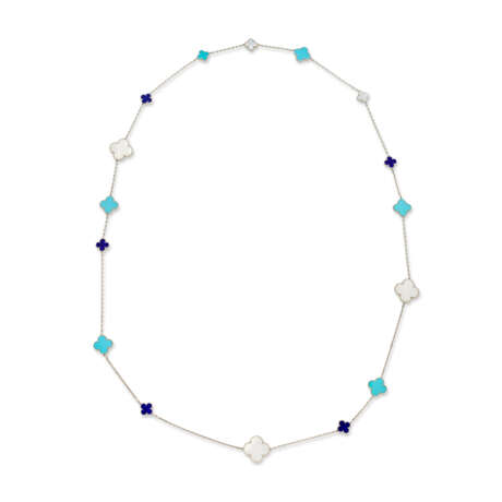 VAN CLEEF & ARPELS TURQUOISE, MOTHER OF PEARL AND LAPIS LAZULI 'MAGIC ALHAMBRA' NECKLACE - Foto 4
