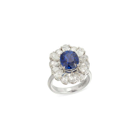 SAPPHIRE AND DIAMOND RING AND EARRING SET - photo 4