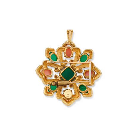 VAN CLEEF & ARPELS CORAL AND CHRYSOPRASE PENDANT/BROOCH - photo 5