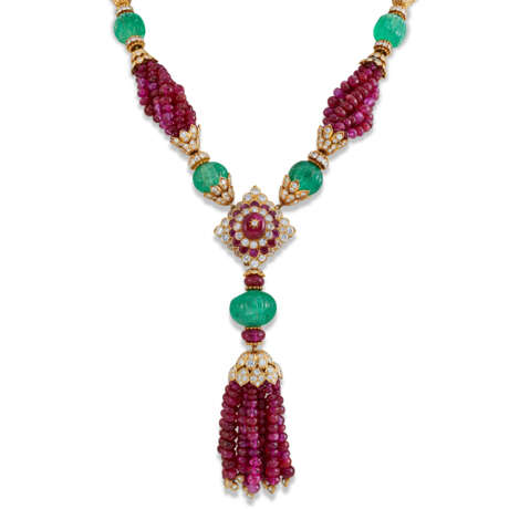 VAN CLEEF & ARPELS RUBY, EMERALD AND DIAMOND TASSLE NECKLACE/BROOCH - photo 2