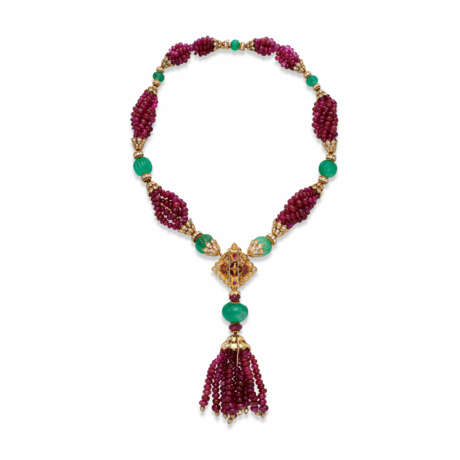 VAN CLEEF & ARPELS RUBY, EMERALD AND DIAMOND TASSLE NECKLACE/BROOCH - photo 4