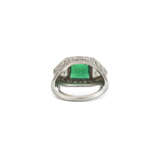 EMERALD AND DIAMOND RING - photo 5