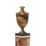 VASE - photo 2