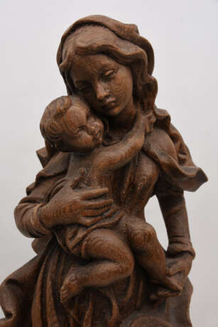 HOLZSKULPTUR, Maria mit Kind, im Barocken Stil. 20. Jahrhundert - Foto 5