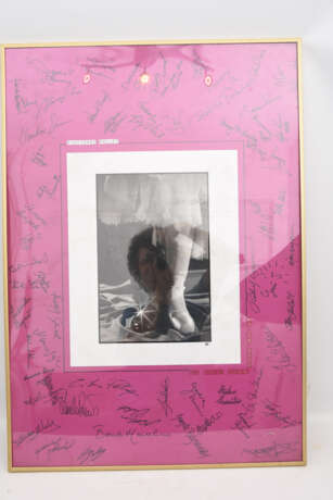 AUTOGRAMM-BILD "STUTTGART BALLET", hinter Glas gerahmt, signiert,1990 - Foto 1