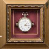 2 eingerahmteTaschenuhren um 1880: 1 Damentaschenuhr und 1 Herrentaschenuhr - фото 4