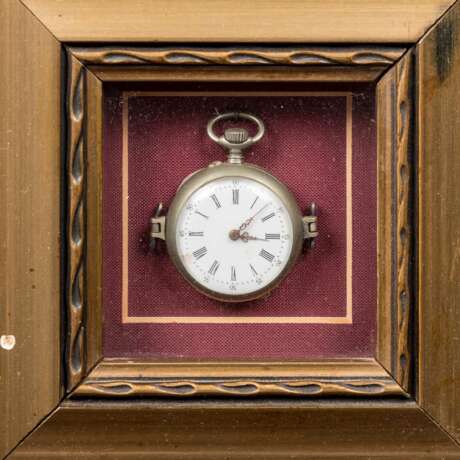 2 eingerahmteTaschenuhren um 1880: 1 Damentaschenuhr und 1 Herrentaschenuhr - Foto 4
