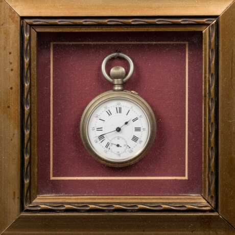 2 eingerahmteTaschenuhren um 1880: 1 Damentaschenuhr und 1 Herrentaschenuhr - Foto 5
