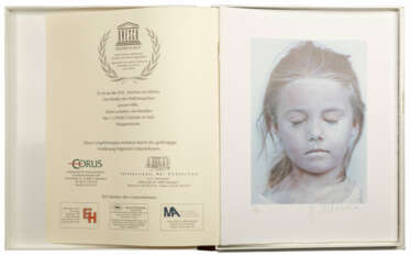 Verschiedene Künstler (20. Jh.). 'Erste graphische Mappe UNESCO Kinder in Not', International Art Consulting, Ratingen, 1995